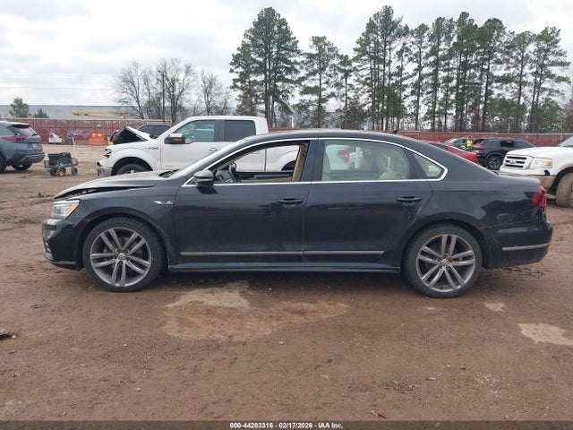 1VWDT7A33HC080864 Volkswagen Passat 1.8t R-line