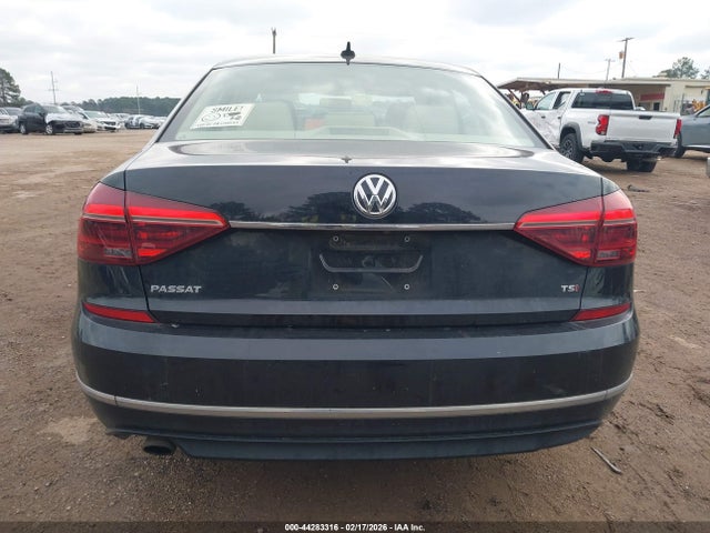 1VWDT7A33HC080864 Volkswagen Passat 1.8t R-line