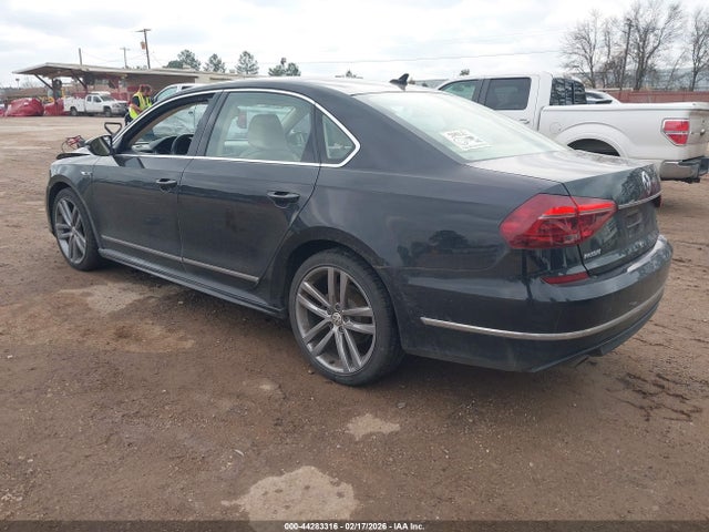 1VWDT7A33HC080864 Volkswagen Passat 1.8t R-line