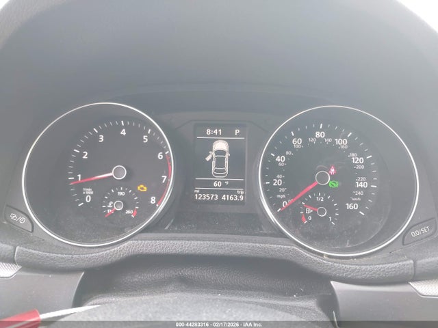 1VWDT7A33HC080864 Volkswagen Passat 1.8t R-line