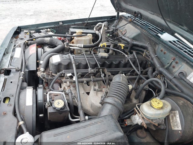 44283409 :رقم المزاد ، 1J4FF48S2YL230794 vin ، 2000 Jeep Cherokee Sport مزاد بيع