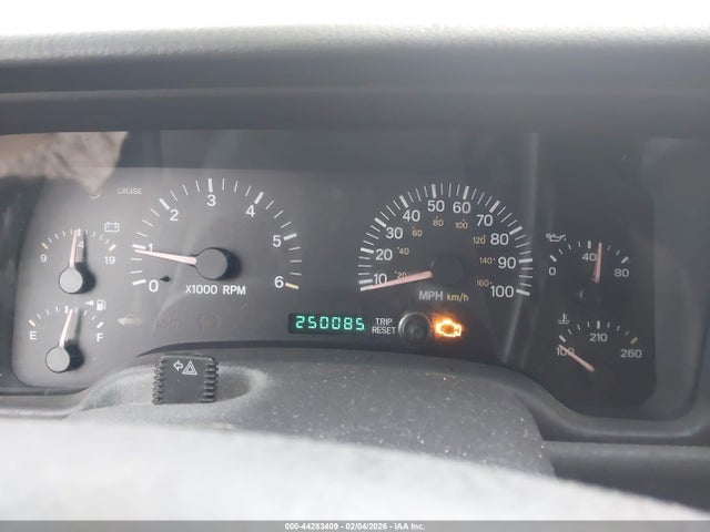 44283409 :رقم المزاد ، 1J4FF48S2YL230794 vin ، 2000 Jeep Cherokee Sport مزاد بيع