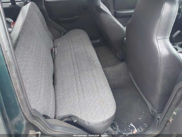 44283409 :رقم المزاد ، 1J4FF48S2YL230794 vin ، 2000 Jeep Cherokee Sport مزاد بيع