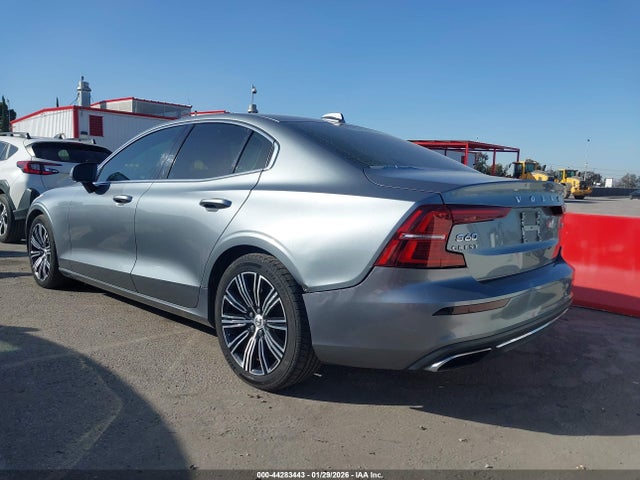 2020 VOLVO S60 7JR102FL0LG037483 Photo 2