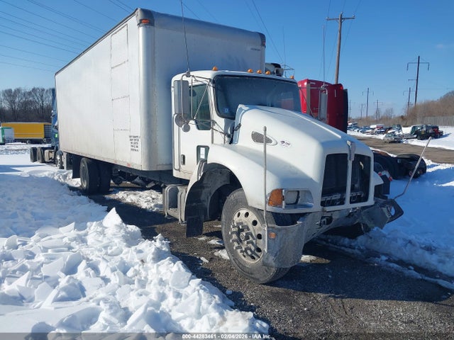 44283461 :رقم المزاد ، 2NKMHD6X14M065582 vin ، 2004 Kenworth Construction T300 مزاد بيع