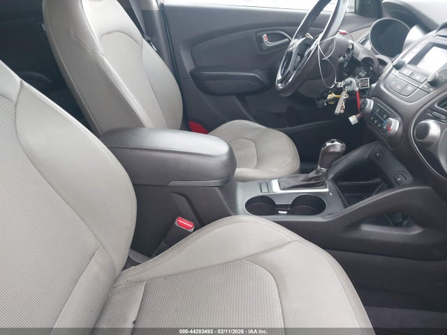Продажа на аукционе авто 2015 Hyundai Tucson Se, vin: KM8JUCAG1FU066012, номер лота: 44283493