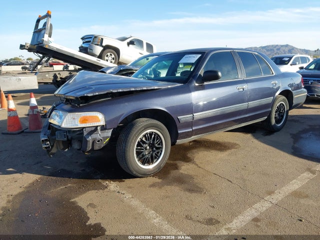 1999 FORD CROWN VICTORIA 2FAFP73W9XX176674 Photo 1