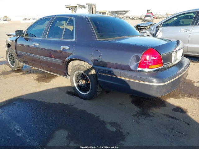 1999 FORD CROWN VICTORIA 2FAFP73W9XX176674 Photo 2