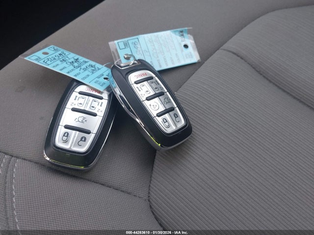 44283610 :رقم المزاد ، 2C4RC1DG8HR676712 vin ، 2017 Chrysler Pacifica Touring مزاد بيع