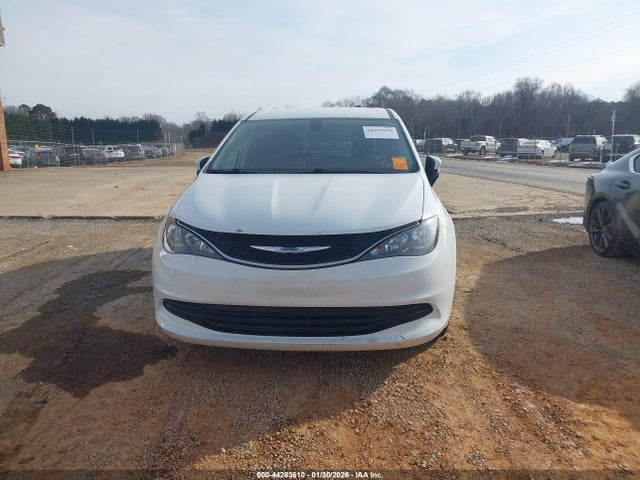 44283610 :رقم المزاد ، 2C4RC1DG8HR676712 vin ، 2017 Chrysler Pacifica Touring مزاد بيع