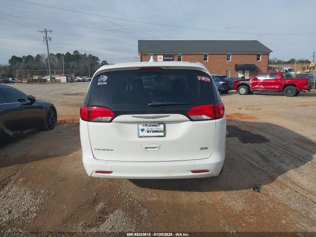 44283610 :رقم المزاد ، 2C4RC1DG8HR676712 vin ، 2017 Chrysler Pacifica Touring مزاد بيع