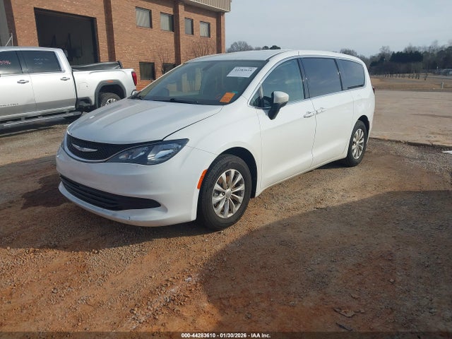 44283610 :رقم المزاد ، 2C4RC1DG8HR676712 vin ، 2017 Chrysler Pacifica Touring مزاد بيع