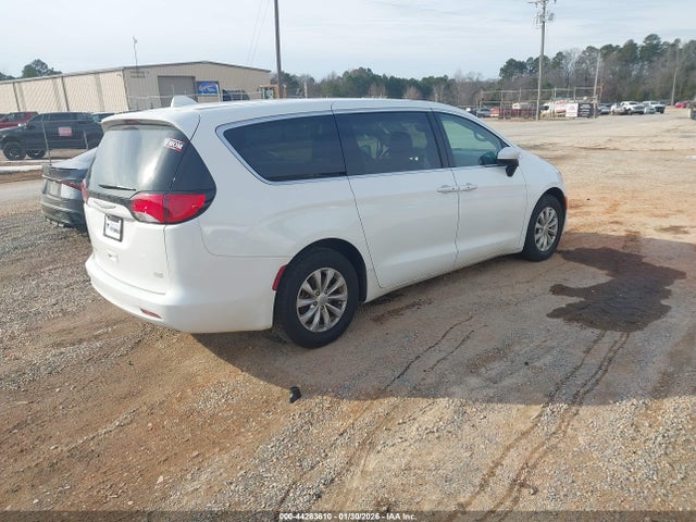 44283610 :رقم المزاد ، 2C4RC1DG8HR676712 vin ، 2017 Chrysler Pacifica Touring مزاد بيع