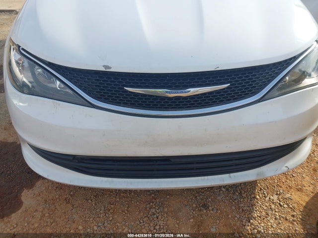 44283610 :رقم المزاد ، 2C4RC1DG8HR676712 vin ، 2017 Chrysler Pacifica Touring مزاد بيع