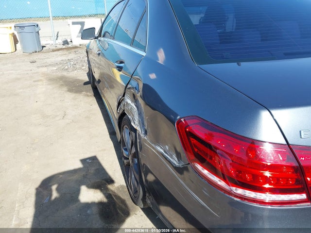 Mercedes-Benz E 350 2014 WDDHF5KB3EA889090 Image 17