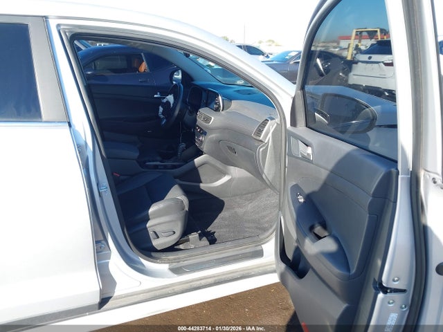 KM8J33AL1KU062374 Hyundai Tucson Limited