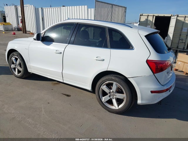 2012 AUDI Q5 WA1DKAFP9CA106851 Photo 2
