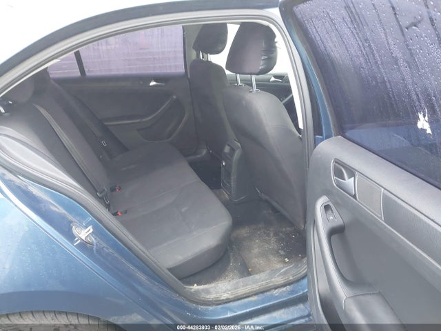 3VW2K7AJXFM239545 Volkswagen Jetta 2.0l S