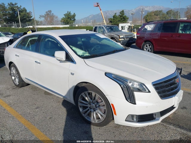 2018 CADILLAC XTS 2G61M5S36J9160200 Photo 0