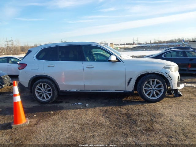 44283828 :رقم المزاد ، 5UXCR6C51KLL51982 vin ، 2019 Bmw X5 Xdrive40i مزاد بيع