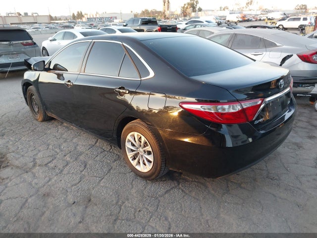 Toyota CAMRY LE 2017 4T1BF1FK6HU806625 Image 3