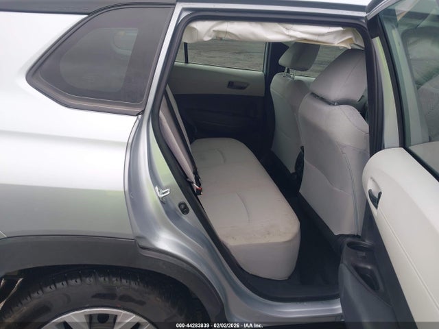 7MUAAABG9PV053715 Toyota Corolla Cross L