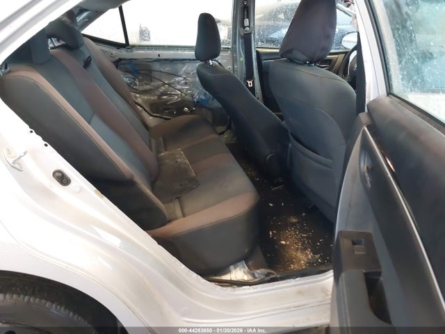 2T1BURHE0JC056738 Toyota COROLLA LE