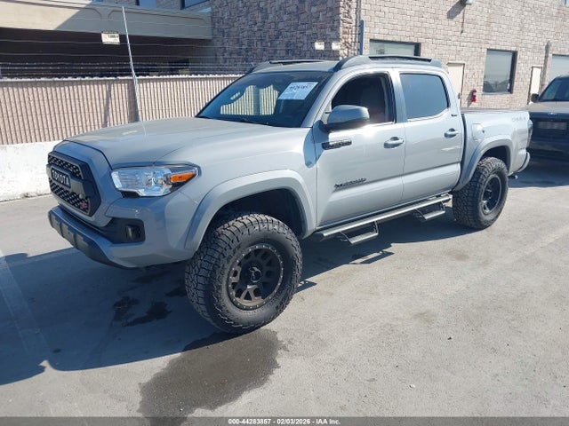 5TFCZ5AN1MX280065 Toyota Tacoma Sr5 V6