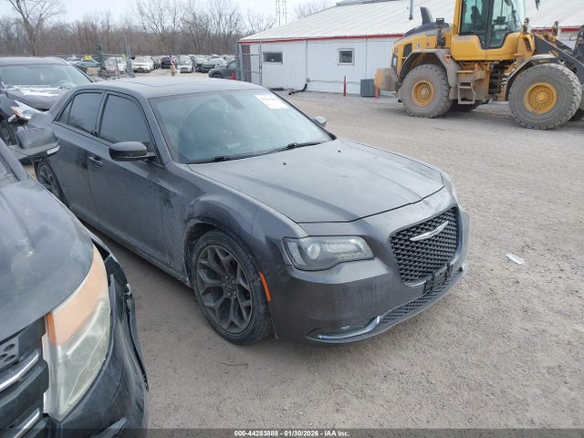 2015 Chrysler 300 300s მანქანა იყიდება აუქციონზე, vin: 2C3CCABG7FH853783, აუქციონის ნომერი: 44283888