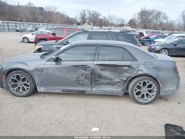 44283888 :رقم المزاد ، 2C3CCABG7FH853783 vin ، 2015 Chrysler 300 300s مزاد بيع