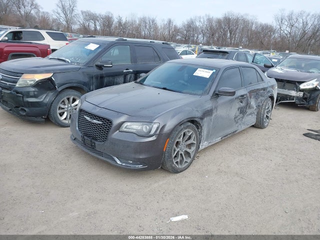 44283888 :رقم المزاد ، 2C3CCABG7FH853783 vin ، 2015 Chrysler 300 300s مزاد بيع