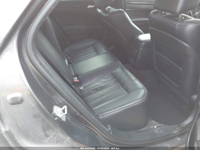 44283888 :رقم المزاد ، 2C3CCABG7FH853783 vin ، 2015 Chrysler 300 300s مزاد بيع