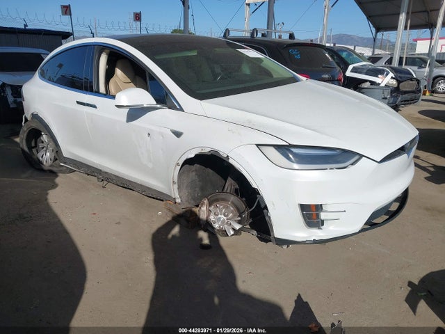 2016 TESLA MODEL X 5YJXCAE21GF009999