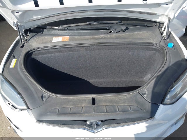 2016 TESLA MODEL X 5YJXCAE21GF009999 Photo 9