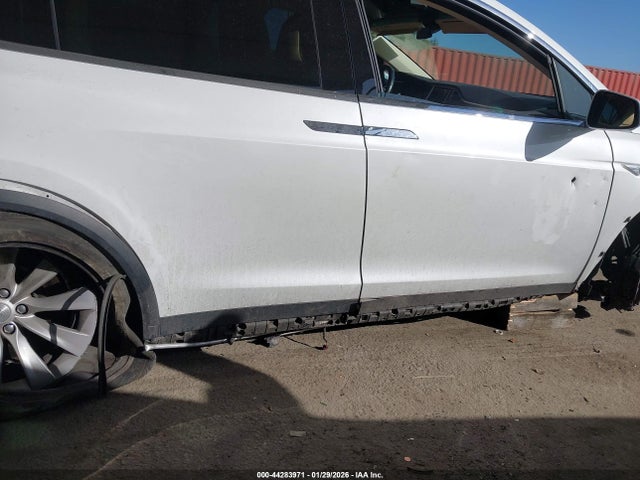 Продажа на аукционе авто 2016 Tesla Model X 60d/70d/75d/90d, vin: 5YJXCAE21GF009999, номер лота: 44283971