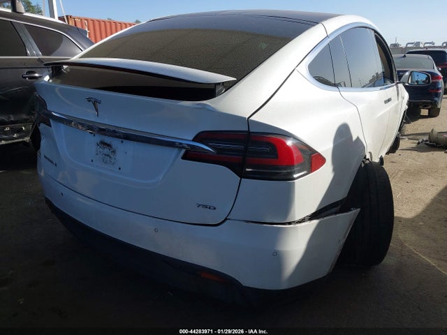 Продажа на аукционе авто 2016 Tesla Model X 60d/70d/75d/90d, vin: 5YJXCAE21GF009999, номер лота: 44283971