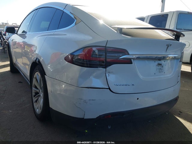 Продажа на аукционе авто 2016 Tesla Model X 60d/70d/75d/90d, vin: 5YJXCAE21GF009999, номер лота: 44283971