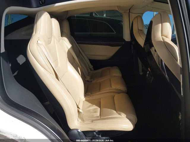 2016 TESLA MODEL X 5YJXCAE21GF009999 Photo 7