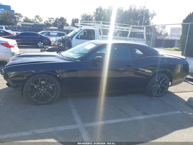 2C3CDZJG1NH164852 Dodge Challenger Gt