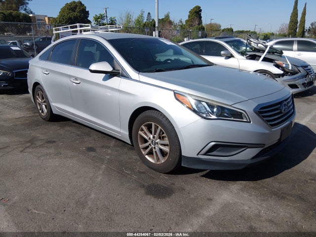 2017 HYUNDAI SONATA 5NPE24AF9HH575111