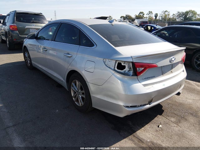 2017 HYUNDAI SONATA 5NPE24AF9HH575111 Photo 2