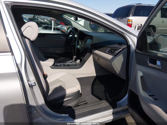 2017 HYUNDAI SONATA 5NPE24AF9HH575111 Photo 4