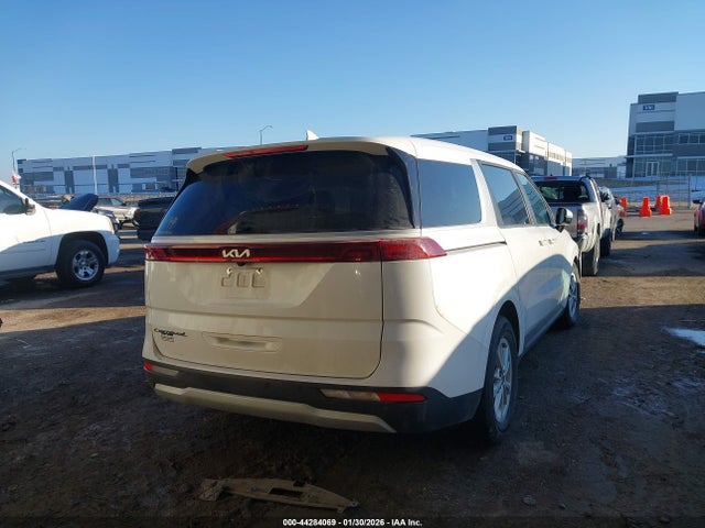 44284069 :رقم المزاد ، KNDNB4H39N6131941 vin ، 2022 Kia Carnival Mpv Lx Seat Package مزاد بيع