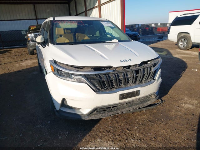 44284069 :رقم المزاد ، KNDNB4H39N6131941 vin ، 2022 Kia Carnival Mpv Lx Seat Package مزاد بيع