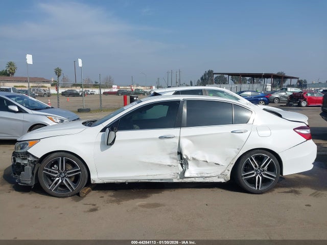 1HGCR2F16HA200242 Honda Accord Sport Se