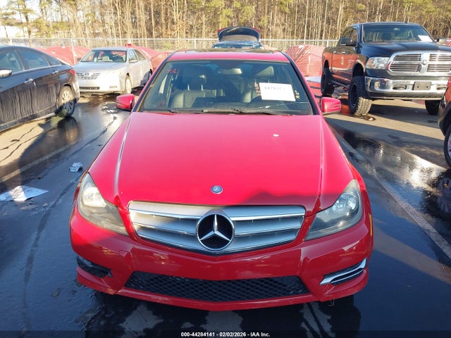 44284141 :رقم المزاد ، WDDGF8AB9DA789377 vin ، 2013 Mercedes-benz C 300 Sport 4matic مزاد بيع