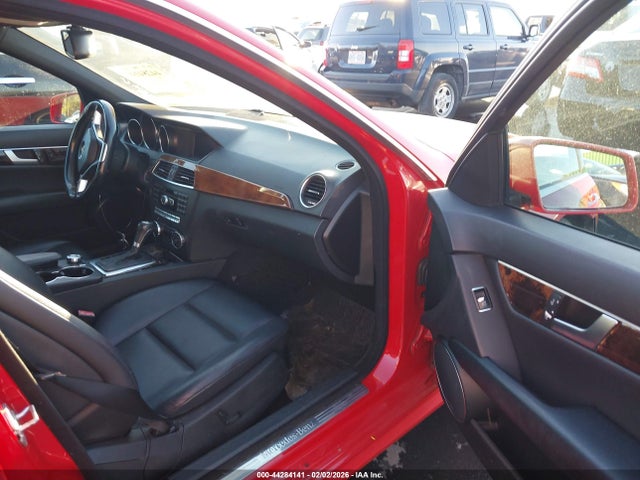 44284141 :رقم المزاد ، WDDGF8AB9DA789377 vin ، 2013 Mercedes-benz C 300 Sport 4matic مزاد بيع