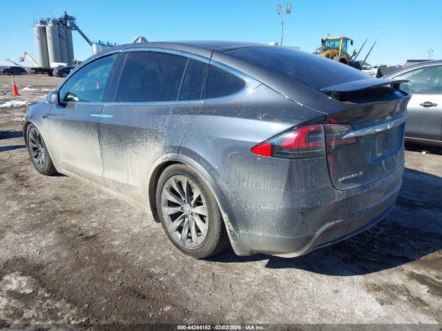 2017 TESLA MODEL X 5YJXCBE21HF055095 Photo 2