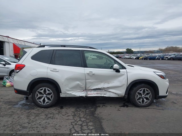 JF2SKAJC8MH462428 Subaru Forester Premium