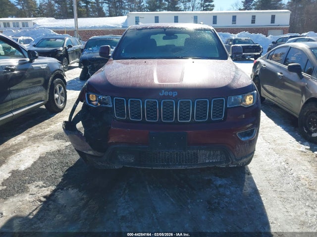 1C4RJFAG6JC284138 Jeep Grand Cherokee Laredo E 4x4